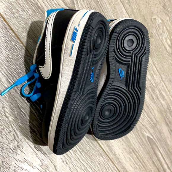 Toddler Nike Sneakers - Picture 8 of 8